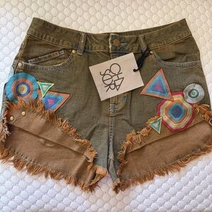 NWT Chaser Geometric Embroidered Women Shorts 28